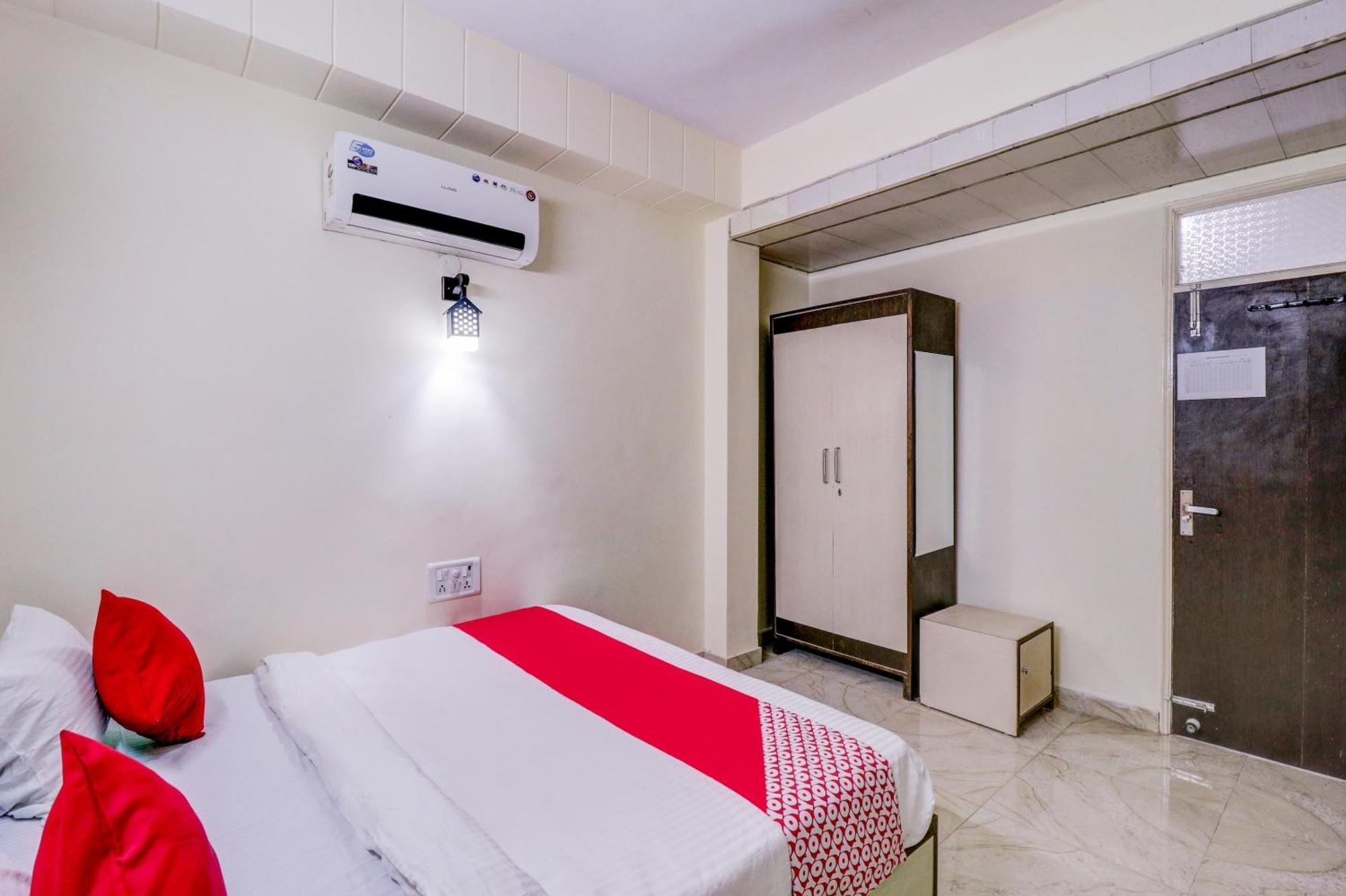Hotel O Rs Hotels Near Pitampura Metro เดลี ภายนอก รูปภาพ