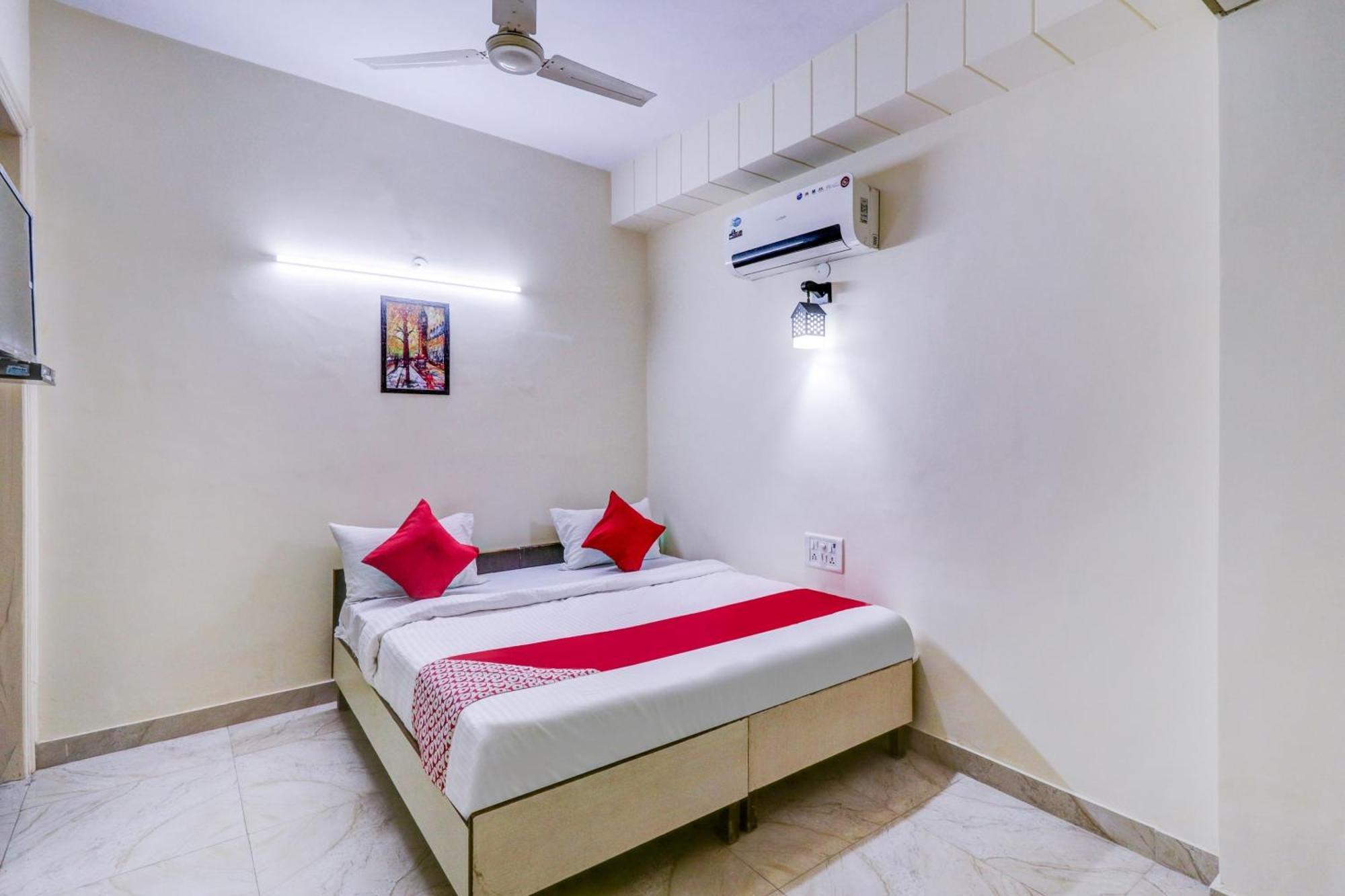 Hotel O Rs Hotels Near Pitampura Metro เดลี ภายนอก รูปภาพ
