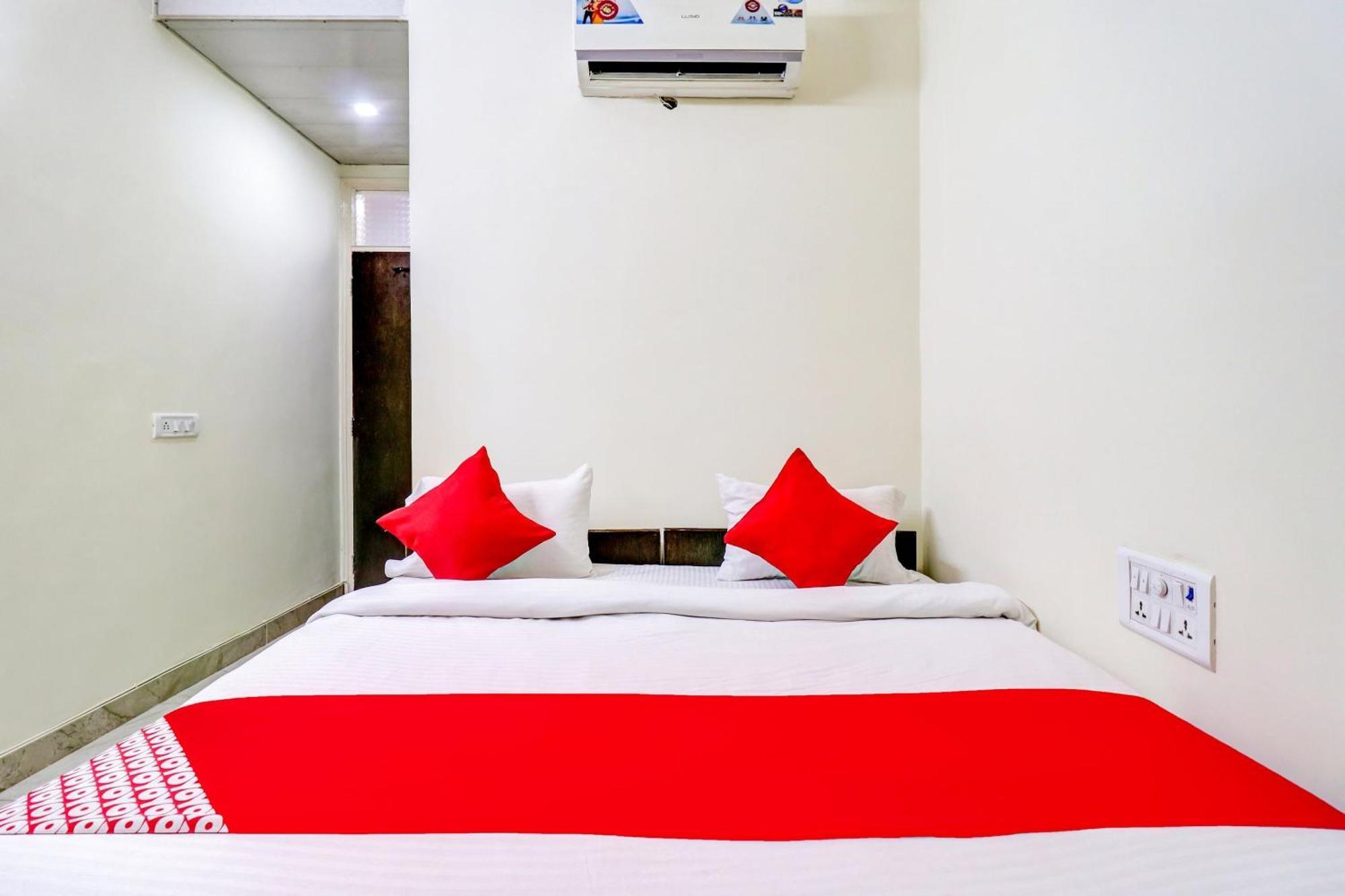 Hotel O Rs Hotels Near Pitampura Metro เดลี ภายนอก รูปภาพ
