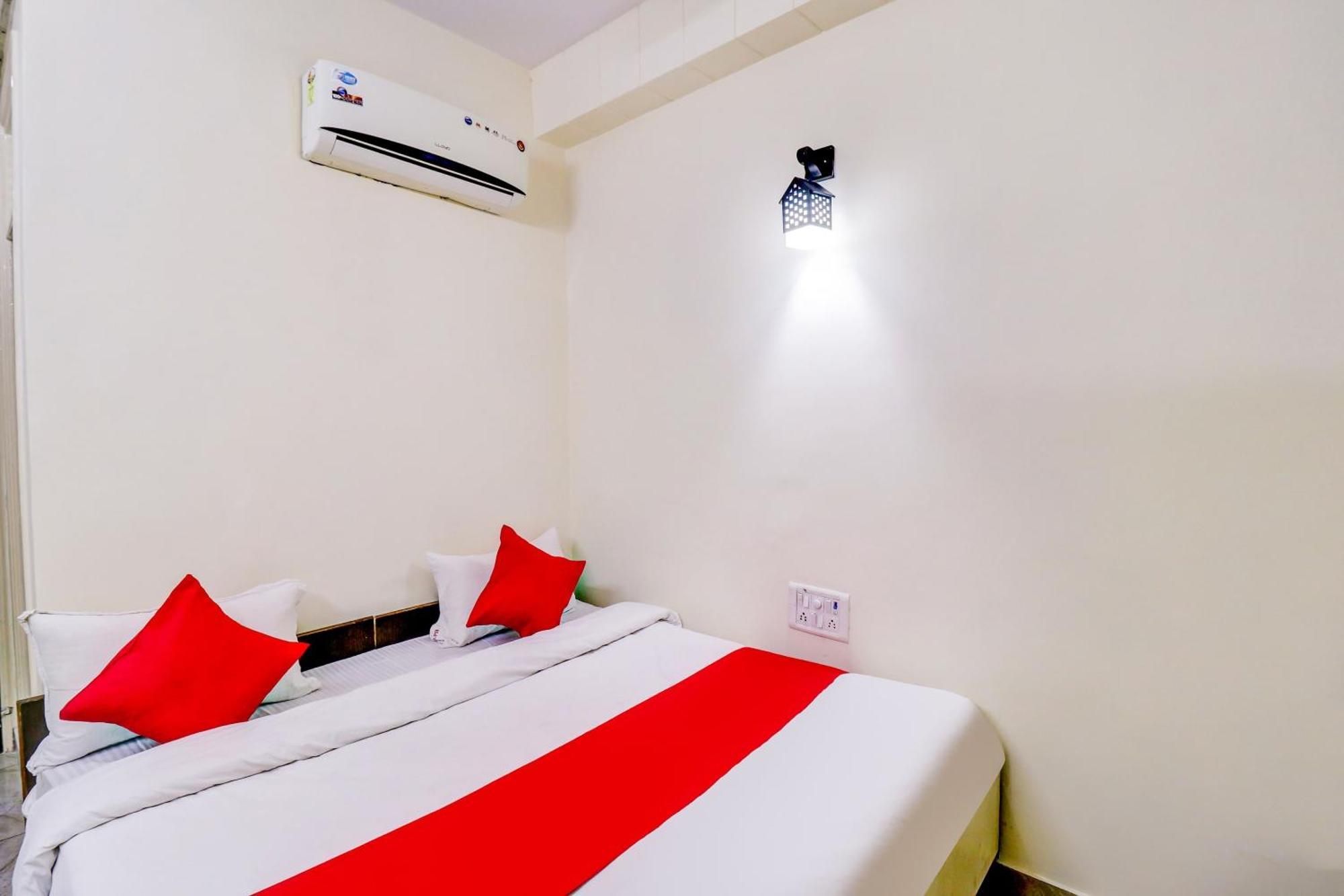 Hotel O Rs Hotels Near Pitampura Metro เดลี ภายนอก รูปภาพ