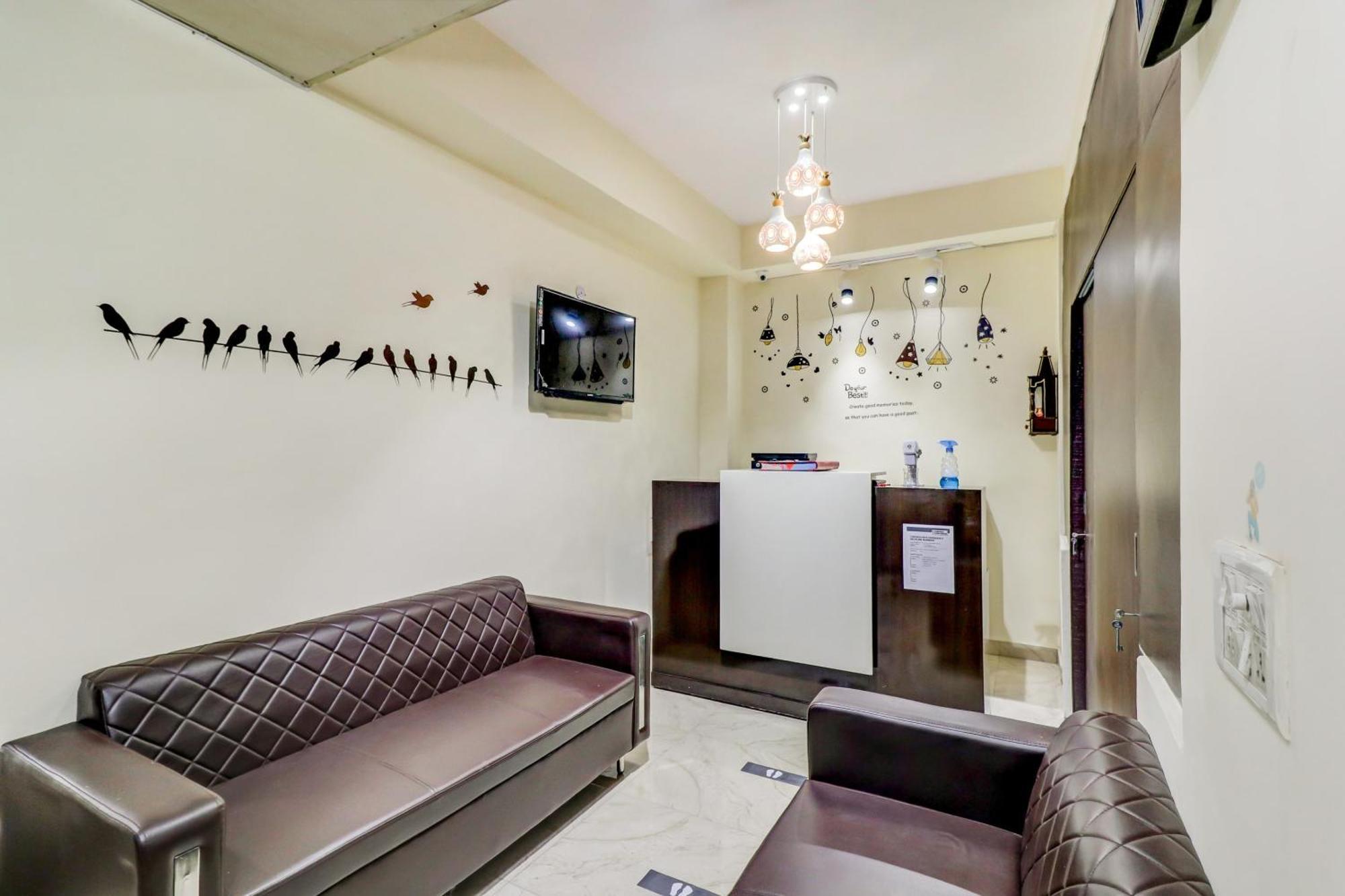 Hotel O Rs Hotels Near Pitampura Metro เดลี ภายนอก รูปภาพ